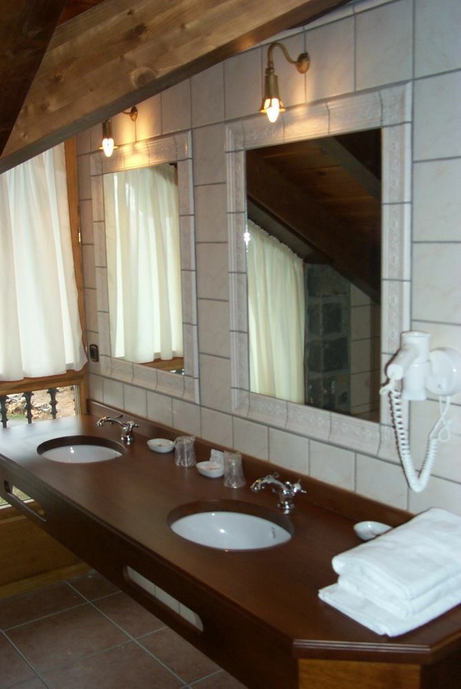 Hotel Palazio Nerin Ngoại thất bức ảnh