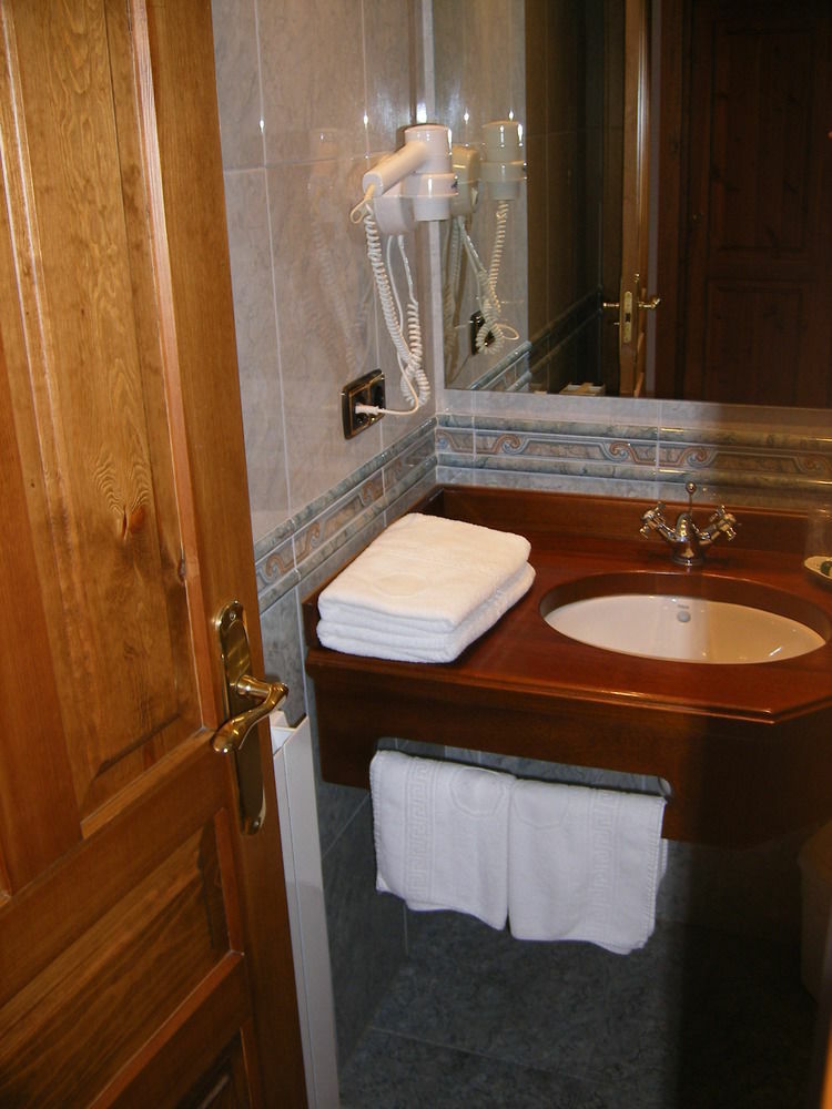 Hotel Palazio Nerin Ngoại thất bức ảnh